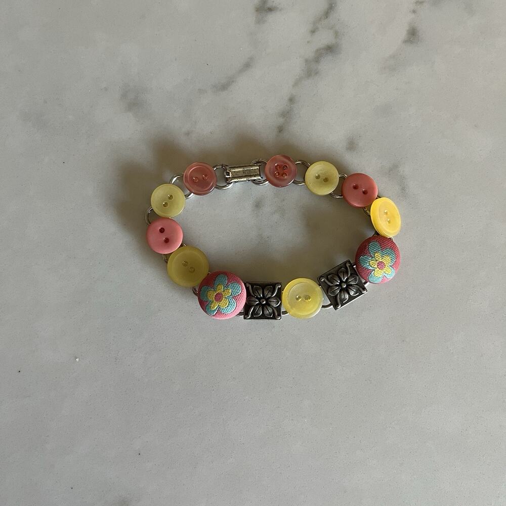 Vintage Buttons link Bracelet, retro, whimsical, Granny core, Romantic, Vintage